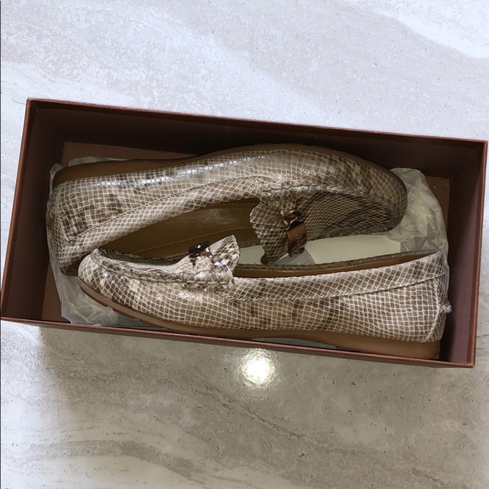 Olive Sand Printed Snake Coach Shoes - Picture 2 of 16